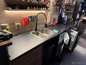 Kuchyňská linka 268 cm + dřez a baterie