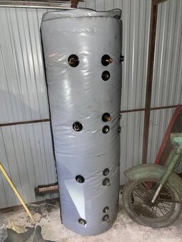 Akumulační nádrž 200l