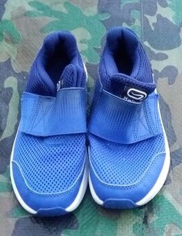 Dětské boty velikost 32 ( Decatlon)