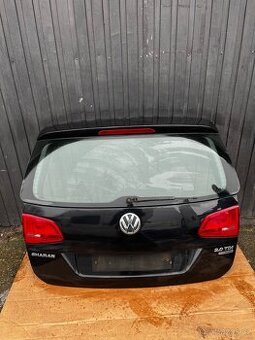 Zadní vrata VW Sharan 7N (2013) – černá LC9X