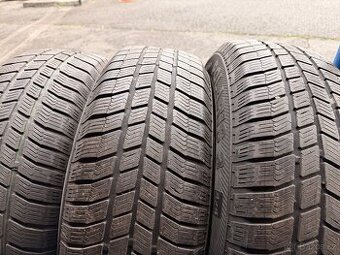 ZIMNÍ PNEU 215/70 R16