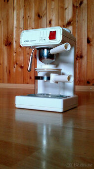 Espresso SOLAC - krásný funkční malý kávovar, r.v. 1996