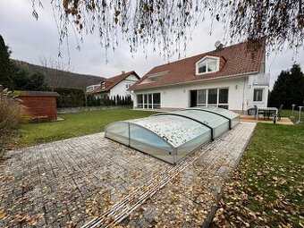 Pronájem rodinného domu 200 m², Česká, ev.č. N08556