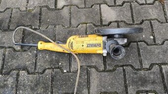 Úhlová bruska Dewalt