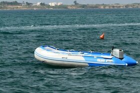 Nafukovací člun 360 cm s motorem Honda 15 hp 4 takt