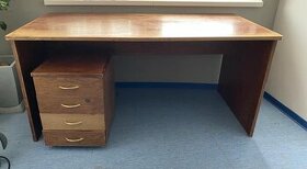 Masivní dřevěný psací stůl - 1