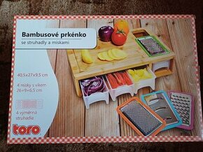 Bambusové prkénko se struhadly a miskami