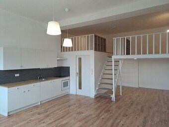 Pronájem bytu v M. Budějovicích 1+kk 50m2+spací patro