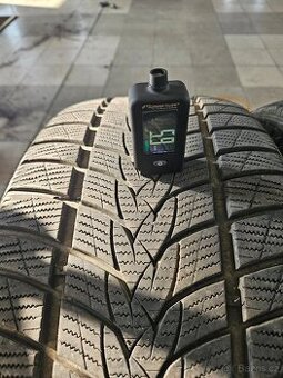 275/45 R20
