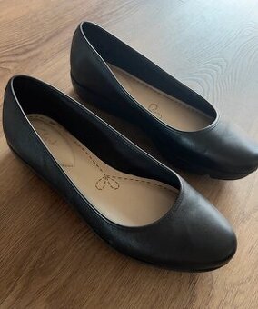 Luxusní kožené boty zn Clarks vel 37,5