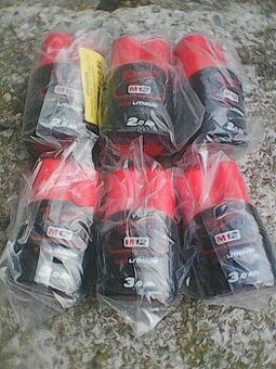 Milwaukee M12 Akumulátory baterie 2 - 3 Ah - 1