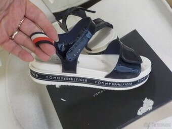 Tommy Hilfiger sandalky vel 38