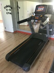 běžecký pás Matrix T7xi - super stav, zánovní