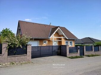 Rodinný dům, kde získáte prostor i klid – Těšetice u Znojma