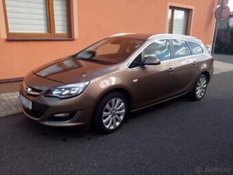 Opel Astra sports tourer 1.4 turbo 88 kw