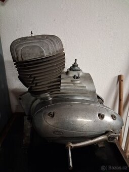 Jawa 250/592 motor