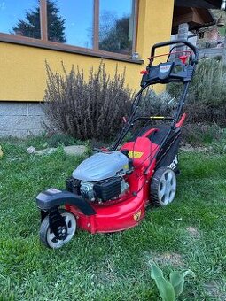 Motorová sekačka s elektrickým startérem