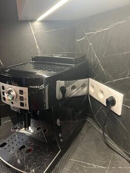 DeLonghi Magnifica S ECAM 22.115.B