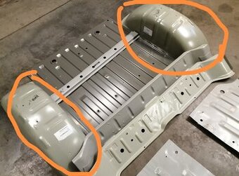 Blatník Suzuki Samurai.