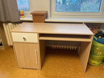 Psací stůl