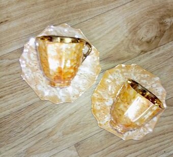 Zlacené hrnečky s podšálkami