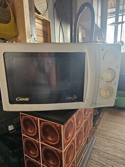 Mikrovlná trouba s grilem