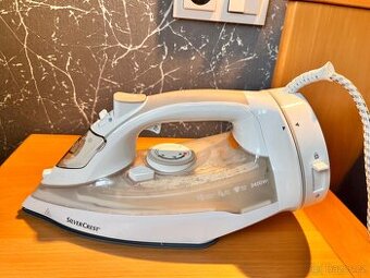 Bezdrátová napařovací žehlička