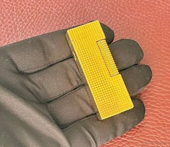 Dunhill Rollagas Zapalovač 80' léta, vzor Hobnail