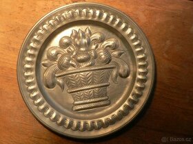 Prodám sbírku cínových talířů 4 kusy