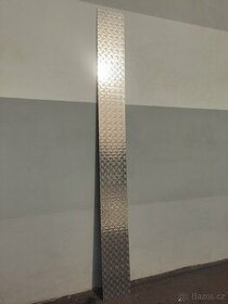 slzičkový strukturovaný protiskluzový hliníkový plech