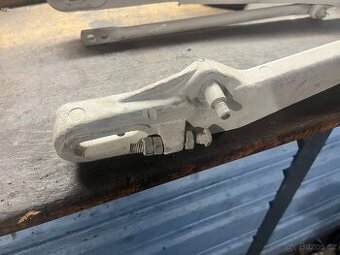 Cz 472 alu hlinikova kyvna vidlice a stit