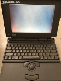 starý Macintosh PowerBook 160 Apple Laptop r.1992