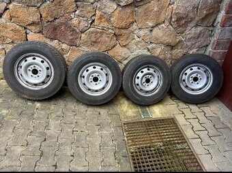 Letní guma continental 215/70 r15c s diskem