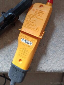 Dvoupolová zkoušečka napětí Fluke T 110.