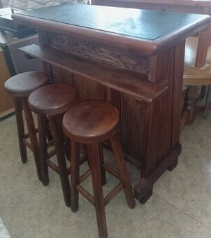 Celo dubový bar s kamenným vrchem + 3 barové židle