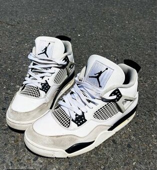 Boty Jordan Retro 4