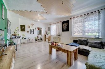 Rodinný dům v centru Halenkovic s potenciálem vícegeneračníh