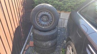 Zimní kola, pneumatiky 195/65 R15.