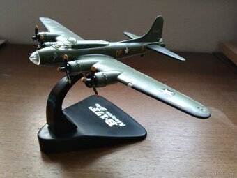 Prodám kovový model B17