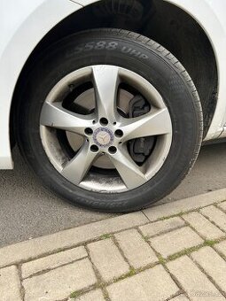 Alu kola Mercedes W447 V klasse 17” pneu 80%