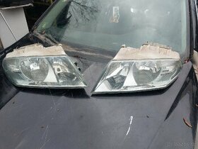 ŠKODA OCTAVIA 2 PŘEDNÍ SVĚTLA