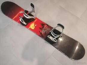 Prodám snowboard Generics Silence. Velikost 150cm.