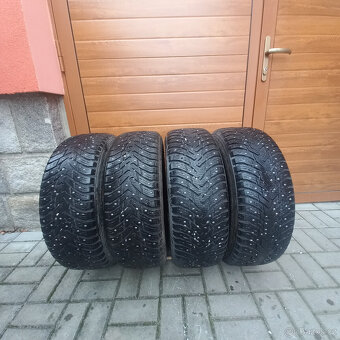 Nokian Hakkapeliitta 8 SUV 215/65 R16 102 Xl