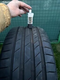 Letní pneu Kumho Ecsta 245/45R19 102Y