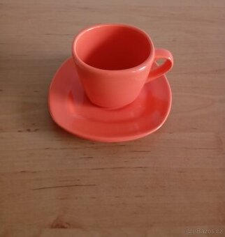 Keramický šálek s podšálkem na espresso