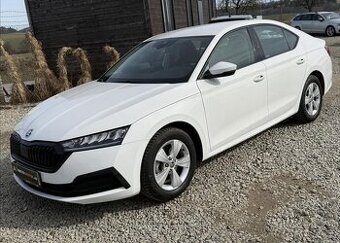 Škoda Octavia TSI 81kW Active 22tKm benzín manuál 81 kw