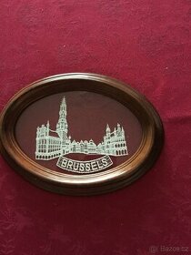 malé obrázky s výšivkou z Bruselské krajky