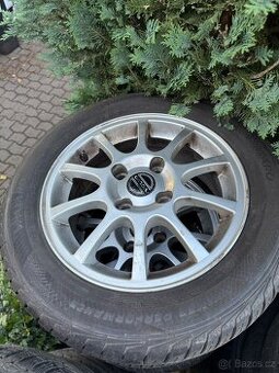 Kola Volvo r15 - 1