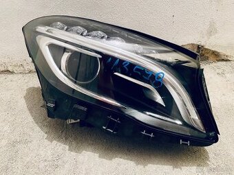 Mercedes Benz GLA 156 - světlo pravé Xenon