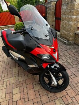 Aprilia SR Max 300 pouze 8000 km - 1